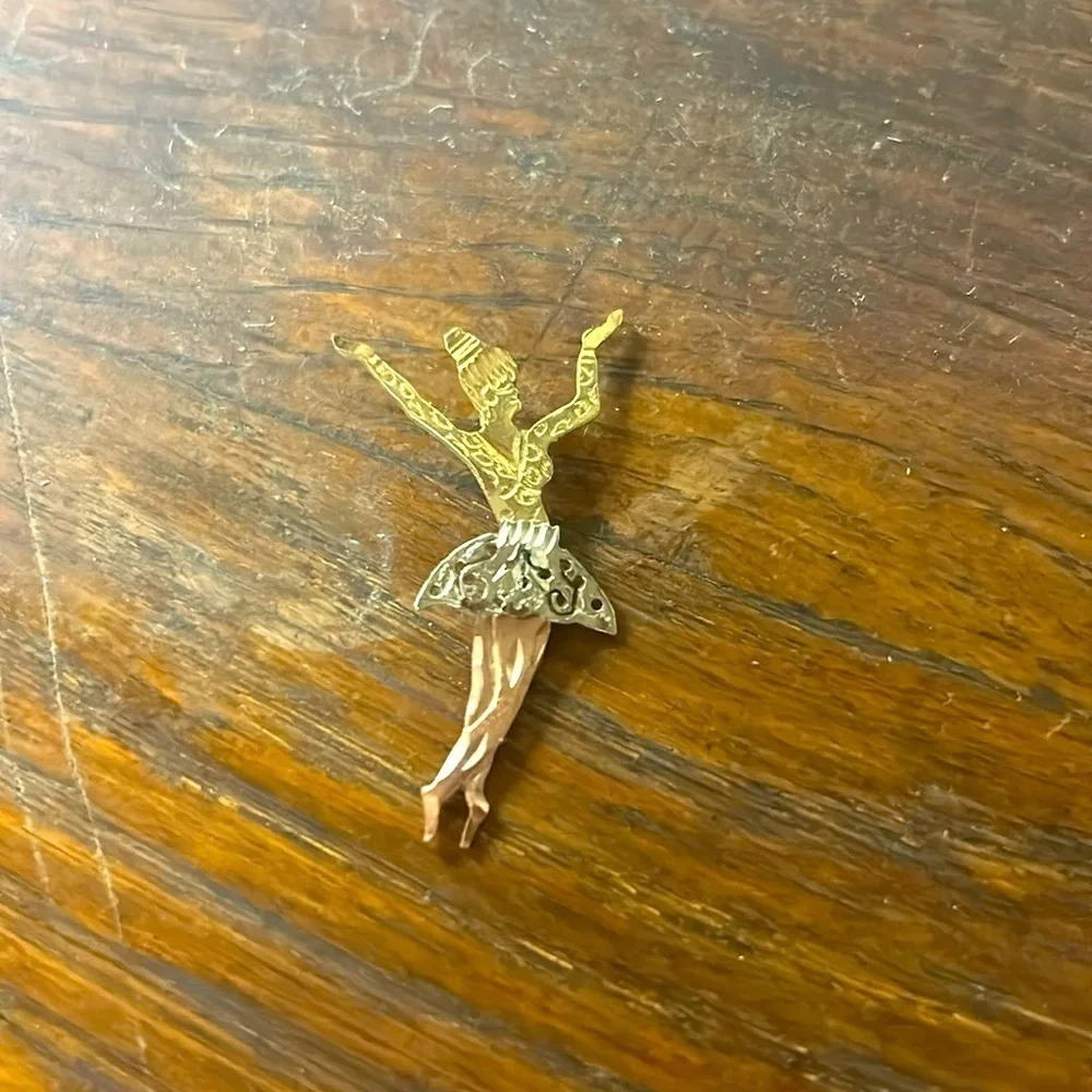 Tri color gold ballerina‎ 🩰 pendant